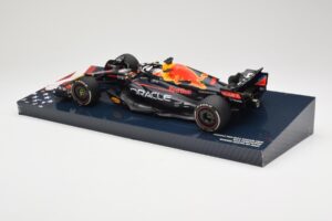 Red Bull Racing RB18 #1 M. Verstappen Winner Austin GP 2022 Minichamps 1:18 113222901 Fém – 5. kép a 6-ből