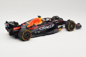Red Bull Racing RB18 #1 M. Verstappen Winner Miami GP 2022 Minichamps 1:18 110220501 Fém – 2. kép a 6-ből