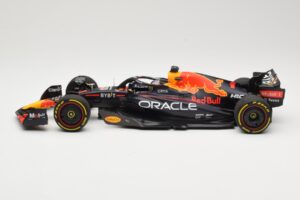 Red Bull Racing RB18 #1 M. Verstappen Winner Miami GP 2022 Minichamps 1:18 110220501 Fém – 3. kép a 6-ből