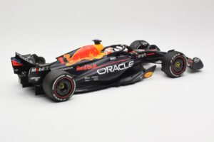 Red Bull Racing RB19 #1 M. Verstappen Winner Spanish GP 2023 Minichamps 1:18 110230801 Fém – 2. kép a 6-ből