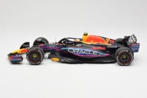Red Bull Racing RB19 #11 S. Perez 2nd Place Miami GP 2023 Minichamps 1:18 110230511 Fém – 3. kép a 6-ből