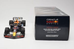 Red Bull Racing RB19 #11 S. Perez 2nd Place Miami GP 2023 Minichamps 1:18 110230511 Fém – 6. kép a 6-ből