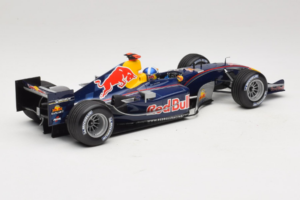 Red Bull RB1 Cosworth #14 D. Coulthard Red Bull Racing Showcar 2005 Minichamps 1:18 100050014 Fém – 2. kép a 6-ből
