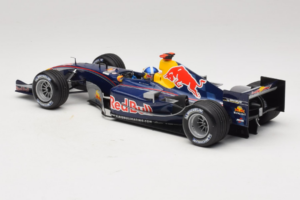 Red Bull RB1 Cosworth #14 D. Coulthard Red Bull Racing Showcar 2005 Minichamps 1:18 100050014 Fém – 5. kép a 6-ből