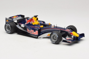 Red Bull RB1 Cosworth #15 C. Klien Red Bull Racing Showcar 2005 Minichamps 1:18 100050085 Fém – 4. kép a 7-ből