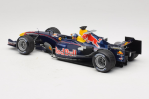 Red Bull RB1 Cosworth #15 C. Klien Red Bull Racing Showcar 2005 Minichamps 1:18 100050085 Fém – 5. kép a 7-ből
