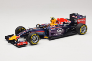 Red Bull RB10 Renault #3 D. Ricciardo Infiniti Red Bull Racing Showcar 2014 Minichamps 1:18 110140003 Fém