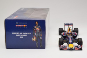 Red Bull RB10 Renault #3 D. Ricciardo Infiniti Red Bull Racing Showcar 2014 Minichamps 1:18 110140003 Fém – 6. kép a 6-ből