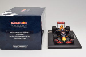 Red Bull RB12 Tag Heuer #3 D. Ricciardo Red Bull Racing 1st Pole Monaco Grand Prix 2016 Minichamps 1:18 117160103 Gyanta – 6. kép a 7-ből