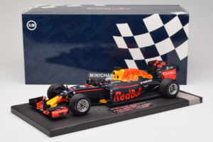 Red Bull RB12 Tag Heuer #3 D. Ricciardo Red Bull Racing 1st Pole Monaco Grand Prix 2016 Minichamps 1:18 117160103 Gyanta – 7. kép a 7-ből