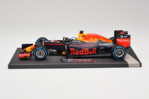 Red Bull RB12 Tag Heuer #3 D. Ricciardo Red Bull Racing Brazilian Grand Prix 2016 Minichamps 1:18 117161203 Gyanta