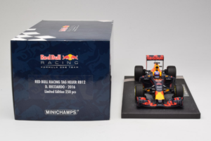 Red Bull RB12 Tag Heuer #3 D. Ricciardo Red Bull Racing Showcar 2016 Minichamps 1:18 117160003 Gyanta – 6. kép a 7-ből