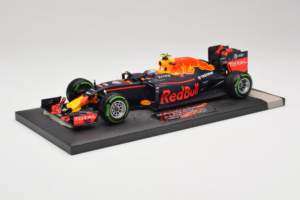 Red Bull RB12 Tag Heuer #33 M. Verstappen Red Bull Racing Showcar 2016 Minichamps 1:18 117161233 Gyanta – 2. kép a 7-ből