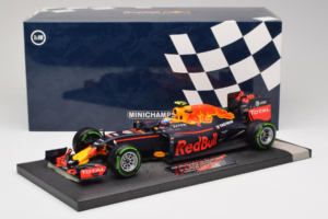Red Bull RB12 Tag Heuer #33 M. Verstappen Red Bull Racing Showcar 2016 Minichamps 1:18 117161233 Gyanta – 7. kép a 7-ből