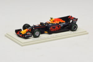 Red Bull RB13 Tag Heuer #33 M. Verstappen 3rd Chinese Grand Prix 2017 Spark 1:43 S5037 Gyanta – 2. kép a 4-ből