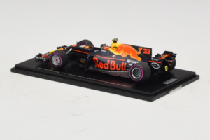 Red Bull RB13 Tag Heuer #33 M. Verstappen Belgian Grand Prix 2017 Spark 1:43 AM33SP8 Gyanta – 3. kép a 4-ből