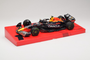 Red Bull RB18 #1 M. Verstappen Oracle Red Bull Racing Japanese Grand Prix Winner World Champion 2022 Minichamps 1:18 11322280 – 2. kép a 7-ből