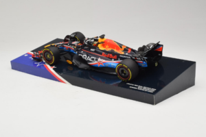 Red Bull RB19 #1 M. Verstappen Oracle Red Bull Racing United States Grand Prix Winner World Champion 2023 Minichamps 1:18 113 – 5. kép a 7-ből