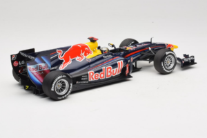 Red Bull RB6 Renault #5 S. Vettel Red Bull Racing Brazilian Grand Prix Winner 2010 Minichamps 1:18 110100205 Fém – 2. kép a 7-ből