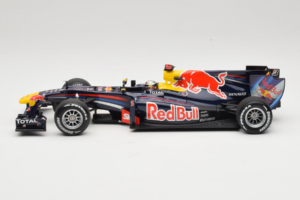 Red Bull RB6 Renault #5 S. Vettel Red Bull Racing Brazilian Grand Prix Winner 2010 Minichamps 1:18 110100205 Fém – 3. kép a 7-ből