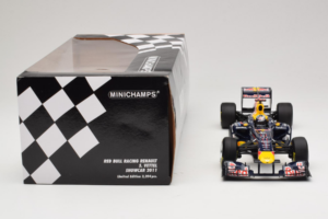 Red Bull RB7 Renault #1 S. Vettel Red Bull Racing Showcar 2011 Minichamps 1:18 110110071-1 Fém – 7. kép a 7-ből