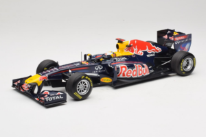 Red Bull RB7 Renault #1 S. Vettel Red Bull Racing World Champion 2011 Minichamps 1:18 110110001 Fém