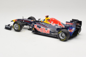 Red Bull RB7 Renault #1 S. Vettel Red Bull Racing World Champion 2011 Minichamps 1:18 110110001 Fém – 5. kép a 6-ből