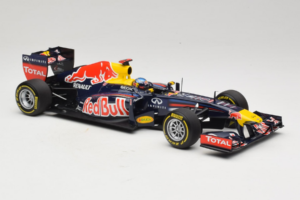 Red Bull RB8 Renault #1 S. Vettel Red Bull Racing Showcar 2012 Minichamps 1:18 110120071 Fém – 4. kép a 7-ből