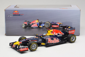 Red Bull RB8 Renault #1 S. Vettel Red Bull Racing Showcar 2012 Minichamps 1:18 110120071 Fém – 7. kép a 7-ből