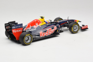 Red Bull RB8 Renault #2 M. Webber Red Bull Racing Showcar 2012 Minichamps 1:18 110120072 Fém – 2. kép a 7-ből