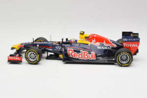 Red Bull RB8 Renault #2 M. Webber Red Bull Racing Showcar 2012 Minichamps 1:18 110120072 Fém – 3. kép a 7-ből