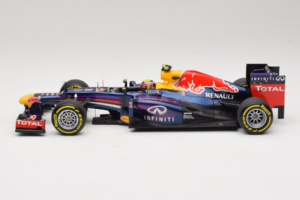 Red Bull RB9 Renault #2 M. Webber Infiniti Red Bull Racing Showcar 2013 Minichamps 1:18 110130072 Fém – 3. kép a 6-ből