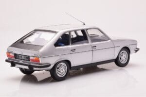 Renault 30 TX Ezüst Norev 1:18 185272 Fém – 3. kép a 8-ből