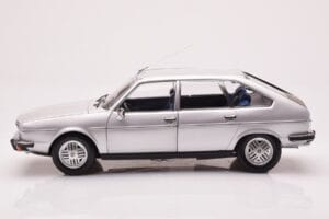 Renault 30 TX Ezüst Norev 1:18 185272 Fém – 4. kép a 8-ből