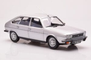 Renault 30 TX Ezüst Norev 1:18 185272 Fém – 6. kép a 8-ből