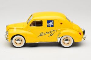 Renault 4CV Michelin Yellow Solido 1:18 82002 Fém – 3. kép a 6-ből