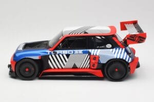 Renault 5 Turbo 3E E-Tech Otto 1:18 OT1175 Gyanta – 5. kép a 6-ből