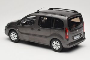 Renault Juvaquatre Break 300 kg Elefántcsont Norev 1:18 185260 Fém – 5. kép a 6-ből