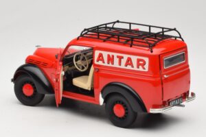 Renault Juvaquatre Utilitaire Piros Solido 1:18 8424 Fém – 5. kép a 8-ből