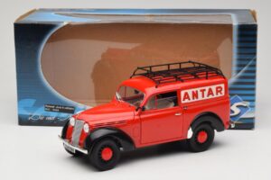 Renault Juvaquatre Utilitaire Piros Solido 1:18 8424 Fém – 8. kép a 8-ből