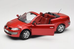 Renault Megane Mk1 CC Piros Solido 1:18 8152 Fém – 2. kép a 8-ből