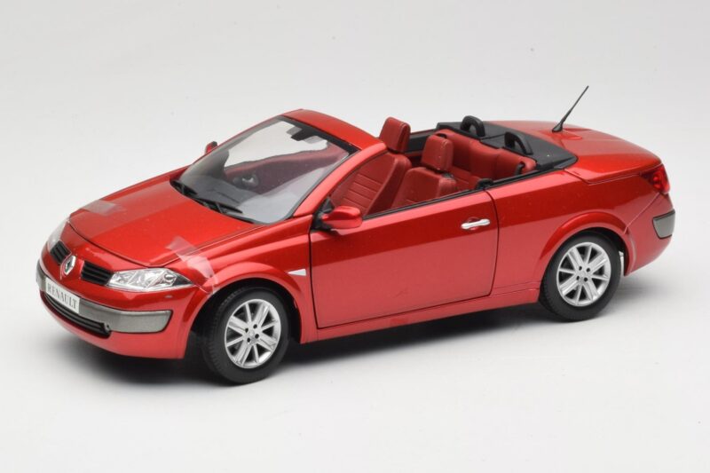 Renault Megane Mk1 CC Piros Solido 1:18 8152 Fém