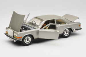 Rolls-Royce Camargue Ezüst Diamond Edition Bburago 1:18 3001-M3 Fém – 2. kép a 8-ből