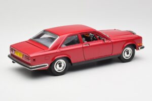 Rolls-Royce Camargue Piros Bburago 1:22 3001 Fém – 3. kép a 8-ből