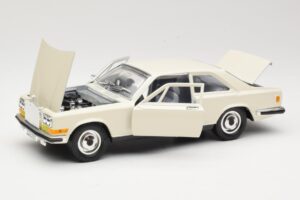 Rolls-Royce Camargue Fehér Bburago 1:22 3001-M1 Fém – 3. kép a 8-ből