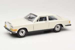 Rolls-Royce Camargue Fehér Bburago 1:22 3001-M1 Fém