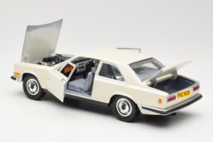 Rolls-Royce Camargue Fehér Bburago 1:22 3001-M1 Fém – 5. kép a 8-ből