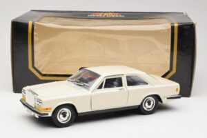 Rolls-Royce Camargue Fehér Bburago 1:22 3001-M1 Fém – 8. kép a 8-ből
