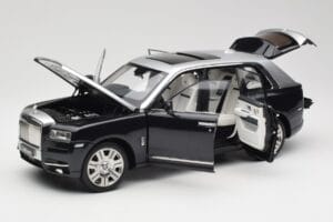 Rolls-Royce Cullinan Fekete & Ezüst OEM 1:18 ROLLS001 Fém – 2. kép a 8-ből