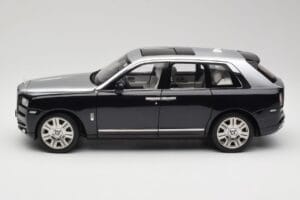 Rolls-Royce Cullinan Fekete & Ezüst OEM 1:18 ROLLS001 Fém – 4. kép a 8-ből